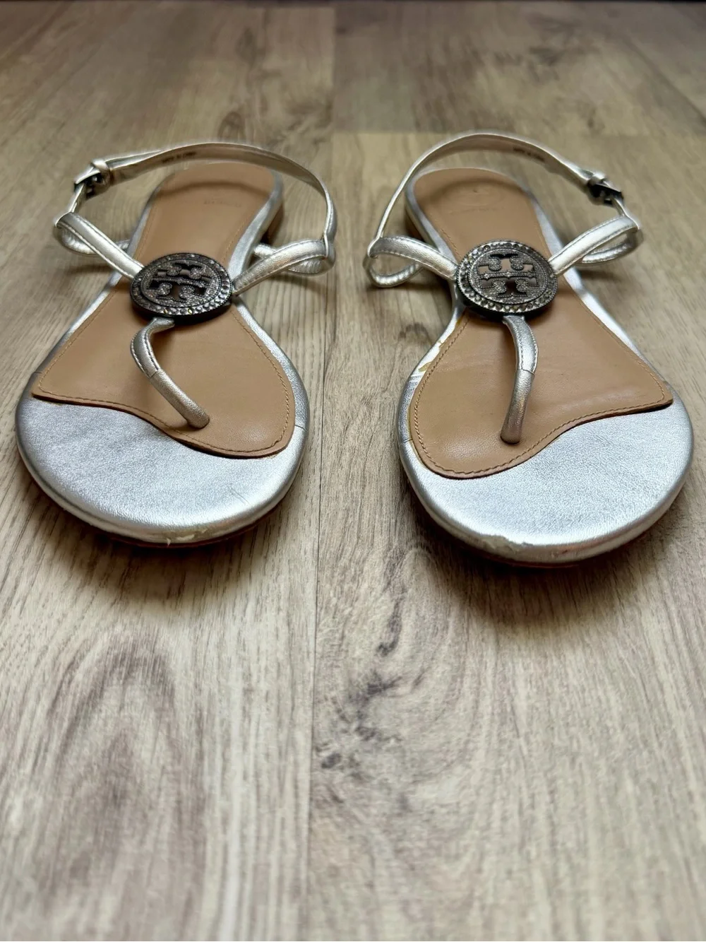 Tory Burch - Women's Metallic Leather Thong Sandals in Silver w/ Crystal Logo